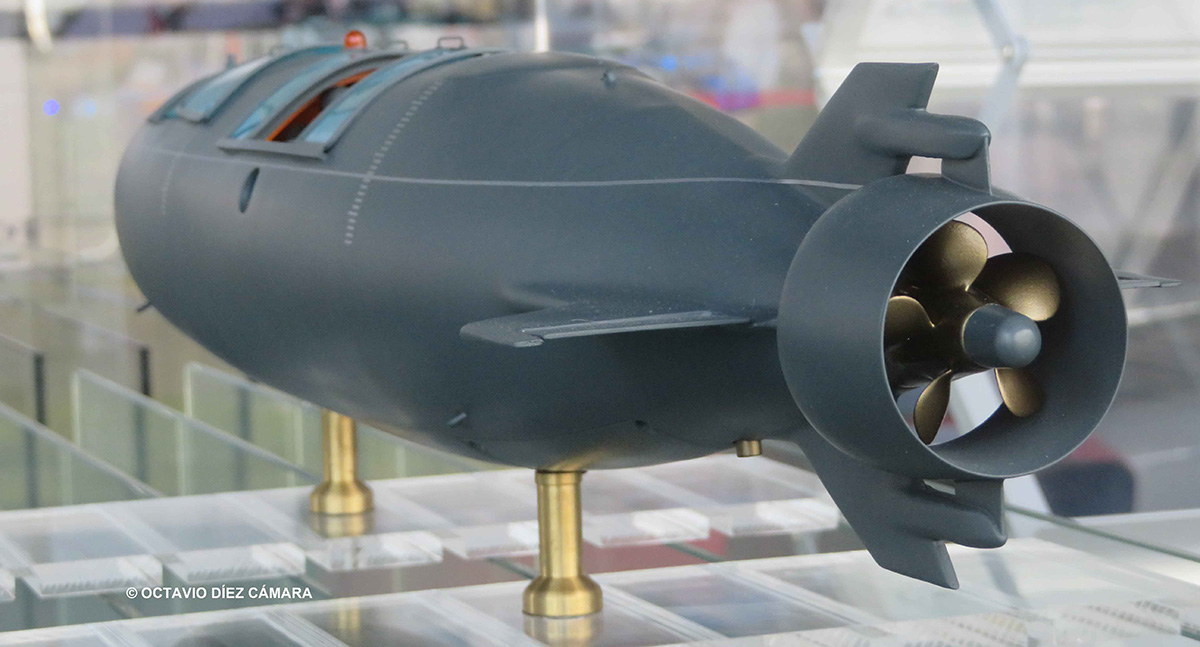 Por su fuselaje y hlice entubada, este mini sumergible ofrecer buenas prestaciones bajo el agua dentro de un radio de accin corto.   (Octavio Dez Cmara) 